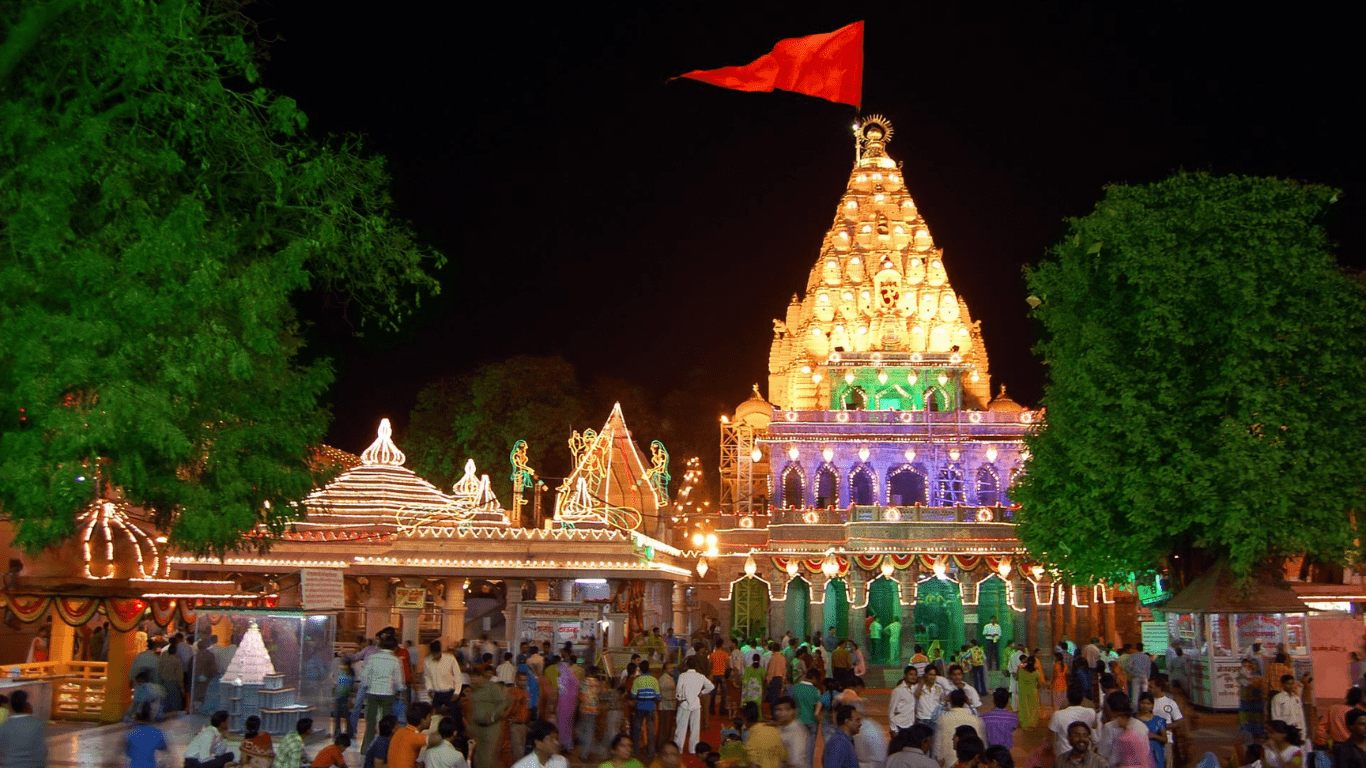 Ujjain me Ghumne ki 10+ Shandar Jagah me se ak Mahakaleshwar Jyotirlinga