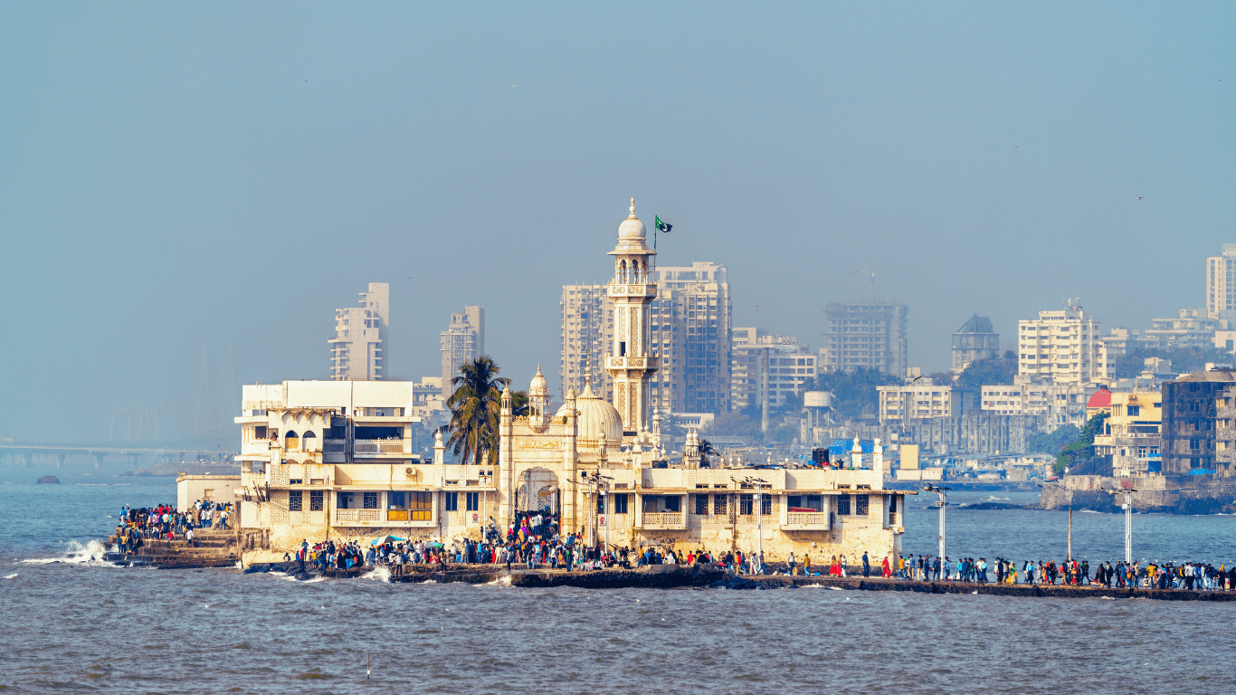 Mumbai me Ghumne ki Shandar Jagah Haji Ali Dargah
