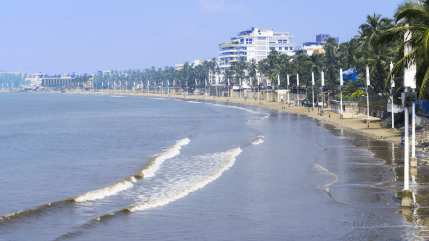 Mumbai me Ghumne ki Shandar Jagah he Juhu Beach