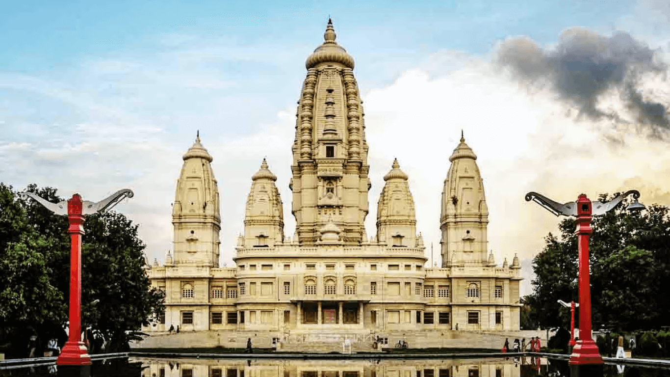 kanpur me Ghumne ki Shandar Jagah JK Temple, Tourist places