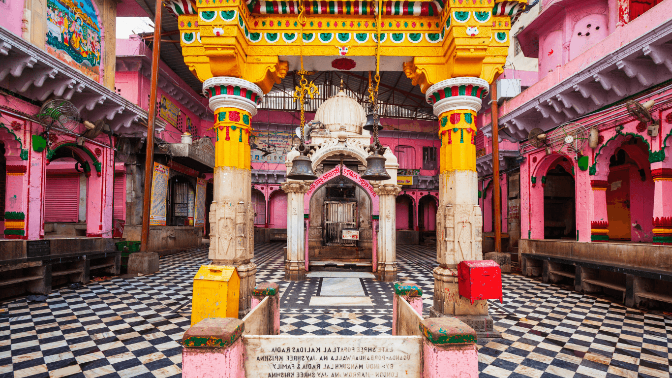 Mathura me ghumne ki Shandar jagah Dwarkadheesh Temple 