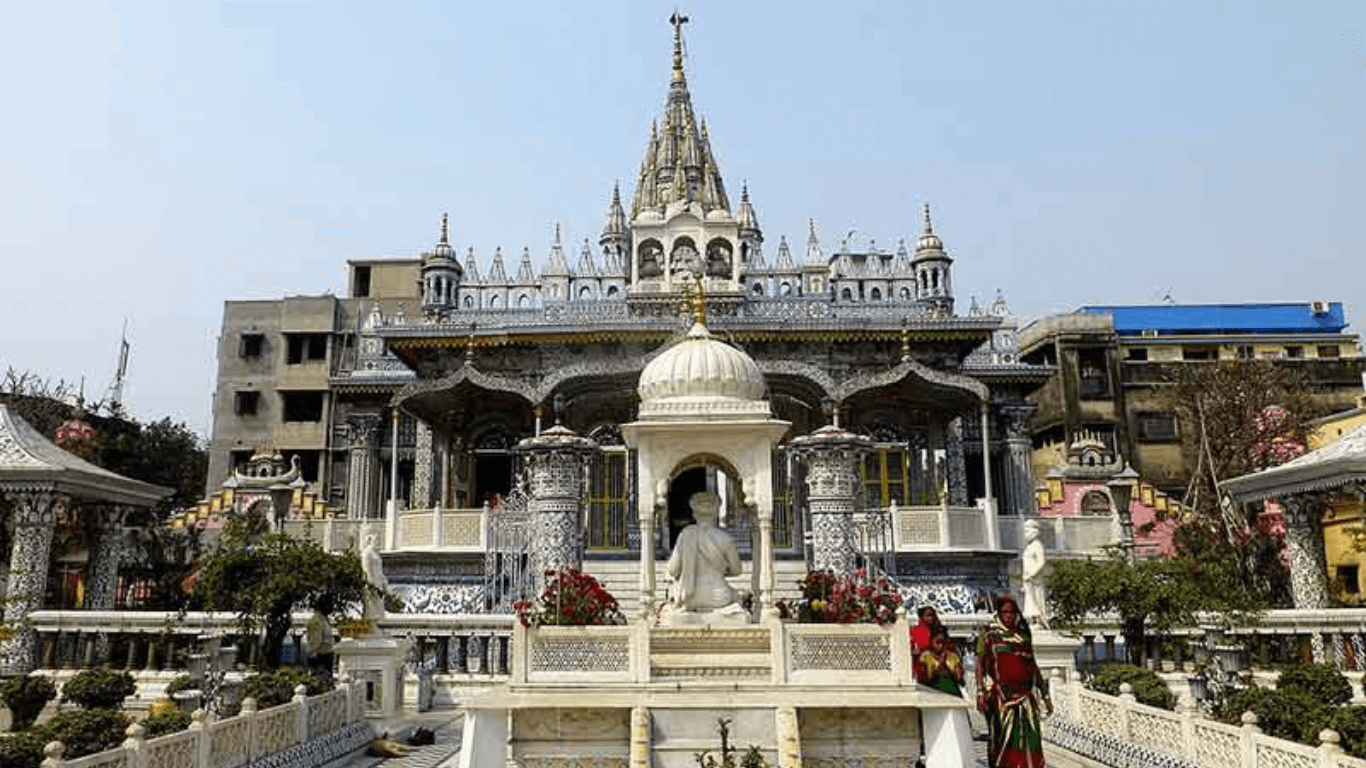 kanpur me Ghumne ki Shandar Jagah Kaanch Ka Mandir