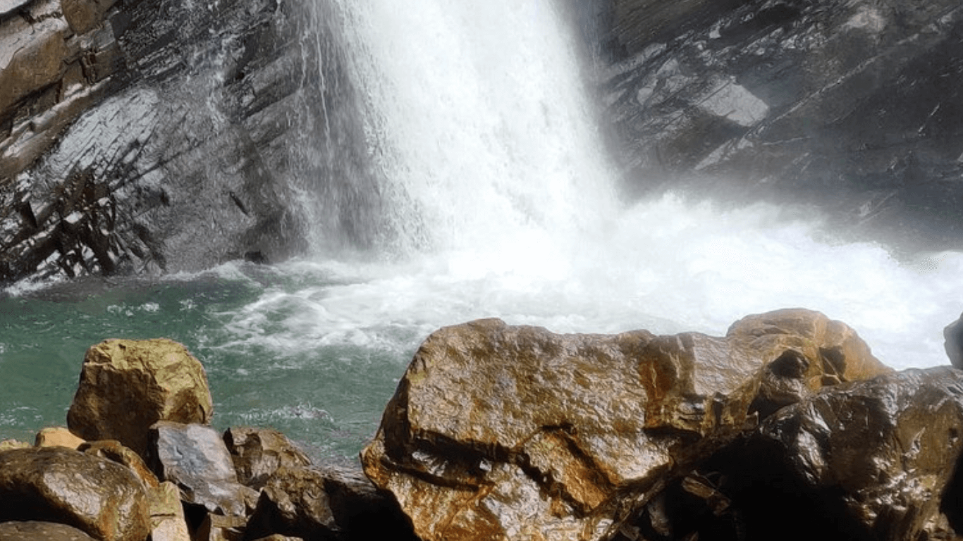 Maldevta Waterfall dehradun 